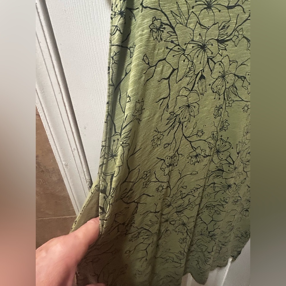 NWT Short Sleeve Crewneck T-Shirt Dress Green Floral Size Small - Picture 6 of 7